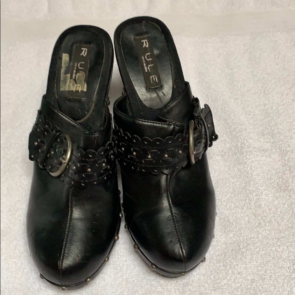 High heal clogs